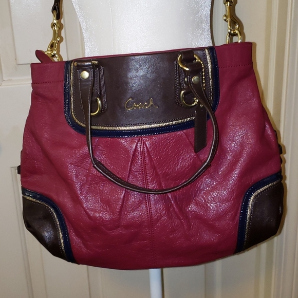 Coach Handbags - Authentic Vintage Leather Coach Bag